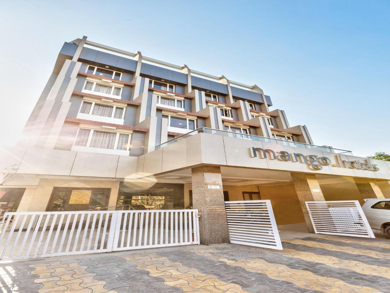 Mango Hotels Jodhpur Джодпур Екстериор снимка